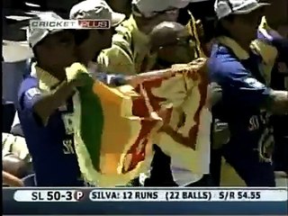 Chamara Silva and Mahela Jayawardene, 4,4,4,4,6 hammers Shaun Tait 2007