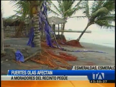Fuertes olas afectan a moradores de Pegüe