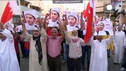 Könnygázzal oszlattak Bahreinben