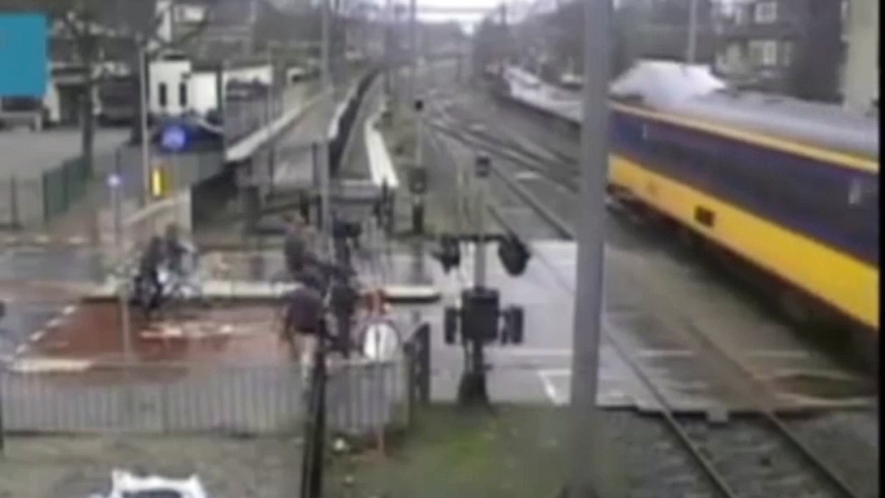 Spectacular images derailment Hilversum (netherlands)