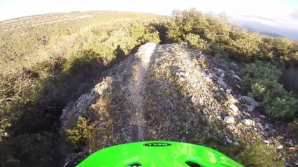 VTT VAR - Descente depuis le haut du Défends à Garéoult