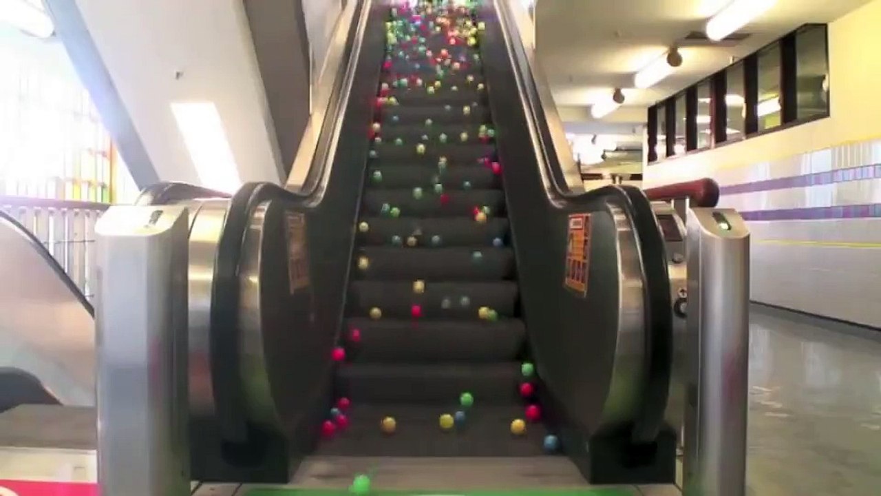 Wow   So Entertained  Its Ridiculous