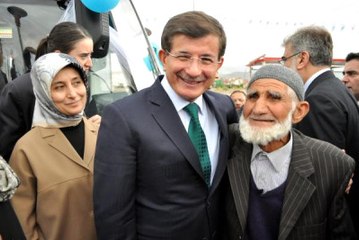 Kayak Tutkunu Dedeye Yolun Karşısına Geçerken Otomobil Çarptı