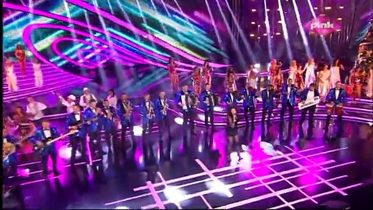 Dragana Mirkovic - Pitaju me u mom kraju (Bravo show 29.12.2014.)