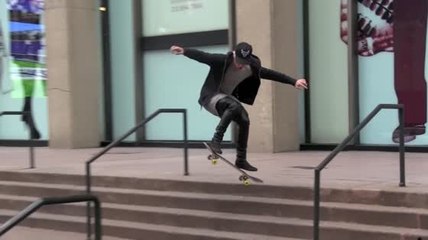 Miren a Justin Bieber haciendo movimientos en su skateboard en Times Square