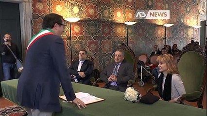 SALVA UNA DONNA POI SI SPOSA