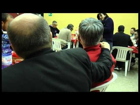 Napoli - La Comunità di Sant'Egidio offre pranzo ai detenuti psichiatrici (29.12.14)