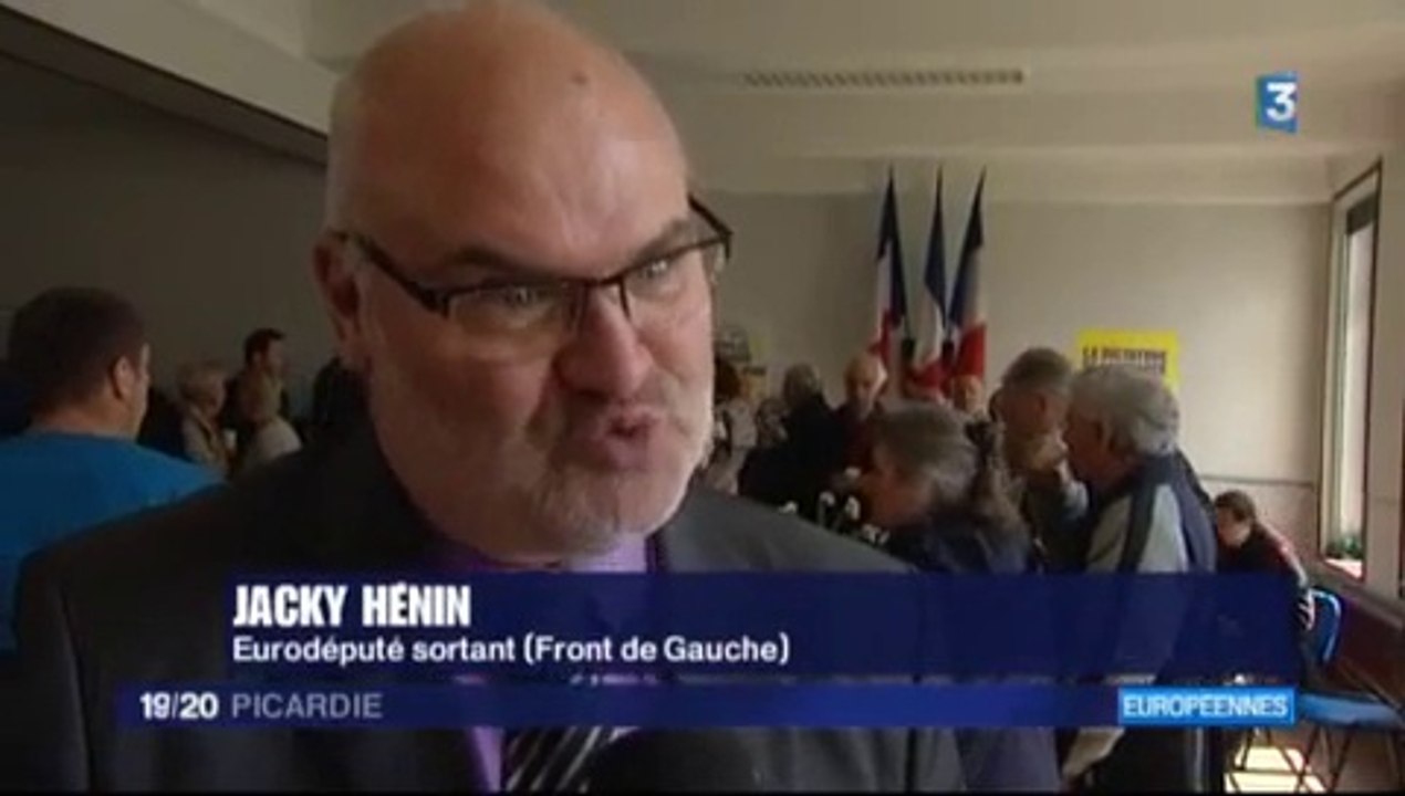 20140429-F3Pic-19-20-E2014-Drucat-Jacky Hénin avec les opposants à la ferme-usine des Mille Vaches