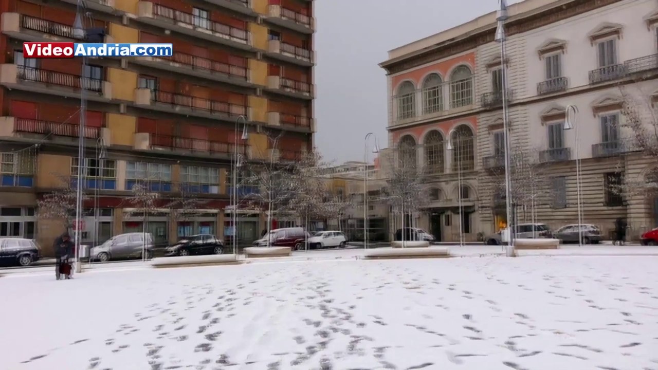 Andria si risveglia coperta di neve: il video che vi farà emozionare