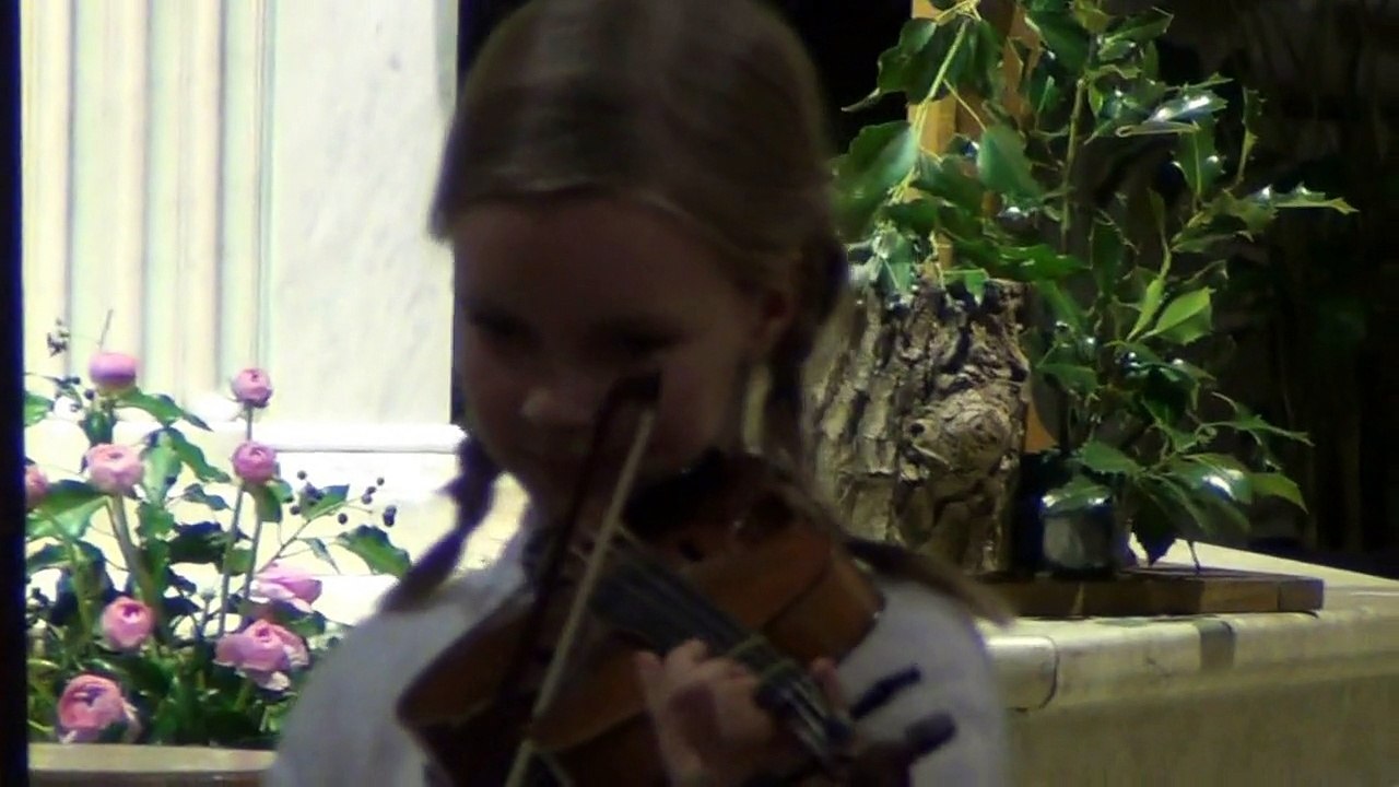 13 First Noël - Léa, Caroline et Sergel
