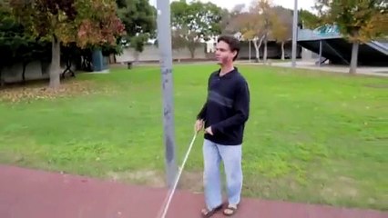 Sesi ile görüyor, evet görüyor !