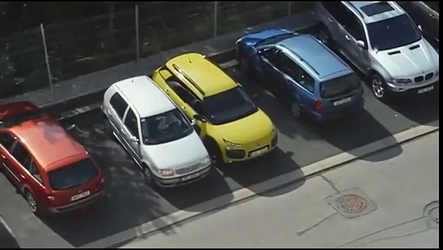 Une femme qui n'a pas dû passer son permis de conduire | 1001Pneus