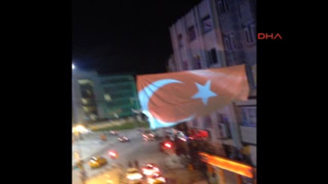 CHP Zeytinburnu İlçe Binasına 'Makara' Baskını