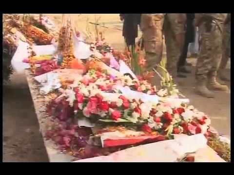 یونس خان کا دہشت گردی سے متاثرہ پشاور کے اسکول کا دورہ