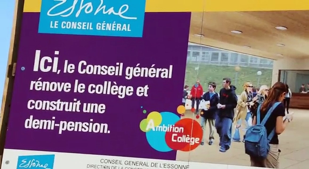 Pompier, médecin, cuisinier... le patron du département de l'Essonne Jérôme Guedj se déguise pour ses vœux