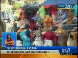 Quito: Se intensifica la venta de monigotes, disfraces y caretas