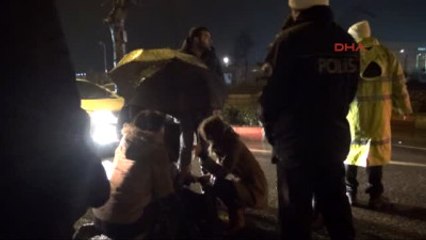 Zonguldak Otomobil Yola Düşen Kayaya Çarptı: 1 Yaralı