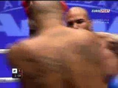 Gilbert Yvel vs Valentijn Overeem