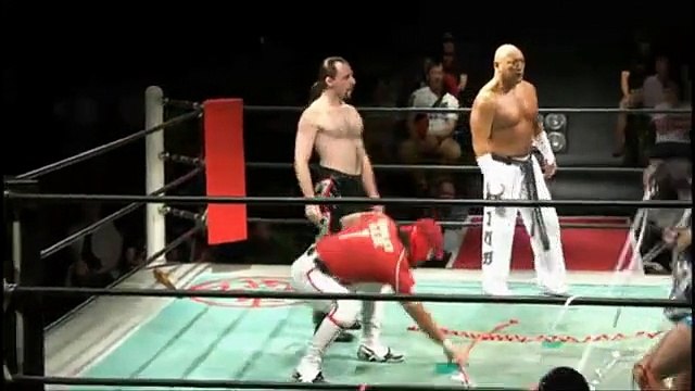 Yapper Man 1, Yapper Man 2 & Yapper Man 3 vs. Eagles Mask, Jinsei Shinzaki & Manuel Majoli