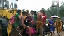 ده ها کشته بر اثر جاری شدن سیل در جنوب شرق آسیا
