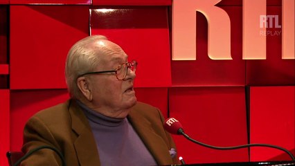 Jean-Marie Le Pen évoque une "différence de dimension" entre Hollande et Mitterrand
