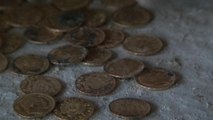 Calvados: un maçon découvre des pièces d'or dans les fondations de la mairie