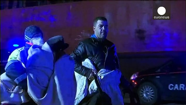 Судно с мигрантами прибыло в Галлиполи