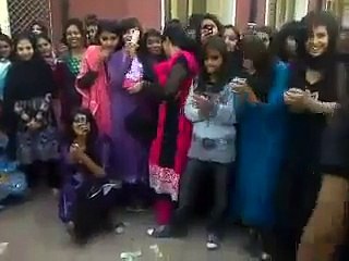 College Girl Dance with Full Mode