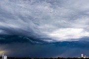 10 incroyables phénomènes naturels : nuages vagues l'océan