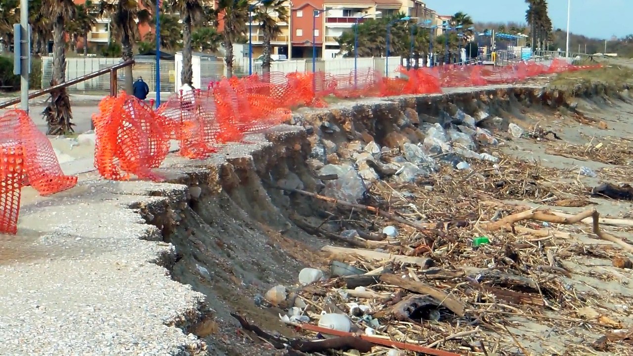 APRES LE COUP DE MER VOILA LE RESULTAT PLUS DE PLAGE A STE MERIE LA MER DANS LES P.O