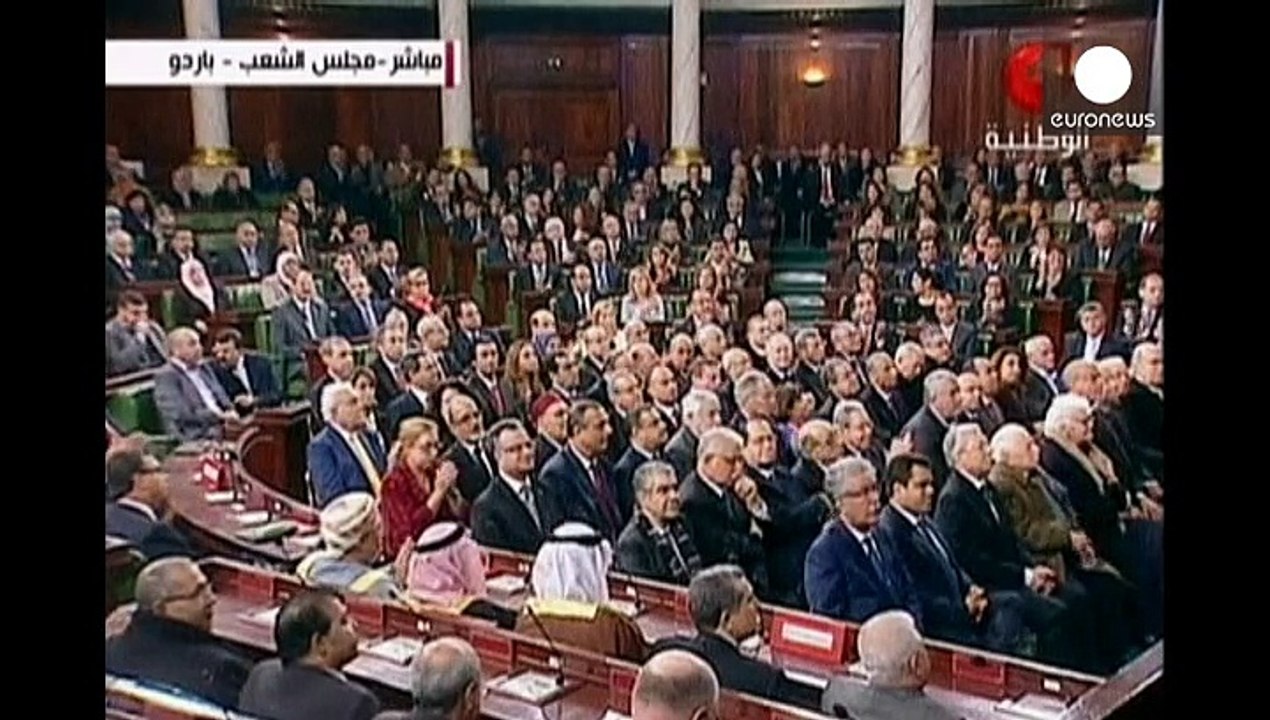 الباجي قايد السبسي يؤدي اليمين الدستورية ويتسلم مهامه