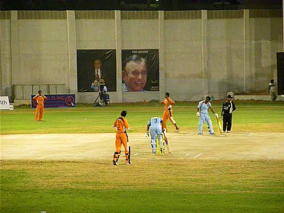 11 OF 33 ROSHNIYON KA MELA .. KHALID LATIF BATTING 19-07-2014 CRICKET COMMENTARY BY PCB COACH PROF. NADEEM HAIDER BUKHARI THE FINAL TOUCH ME MEDICAM CRICKET CLUB KARACHI vs A.O. CRICKET CLUB KARACHI  19TH DR. M.A. SHAH NIGHT TROPHY RAMZAN CRICKET FESTIVAL