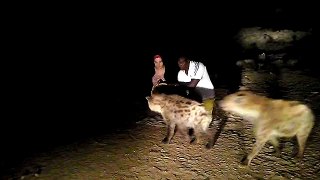 Participation au repas des hyènes à Harar-Ethiopie