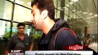 Ranbir Kapoor spotted at Mumbai Airport - Bollywood News