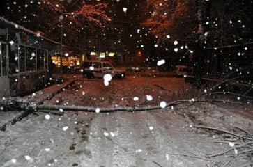 Kar Bursa'da Hayatı Felç Etti