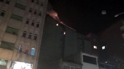 Yangını Söndüren Toma'yı Taşladılar