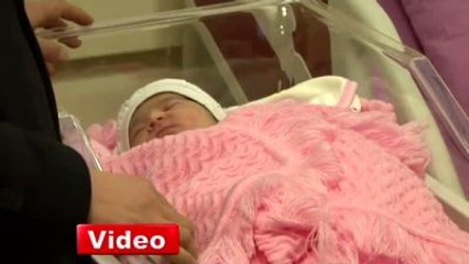 Bakan Müezzinoğlu'ndan İlk Doğan Bebeğe Altın