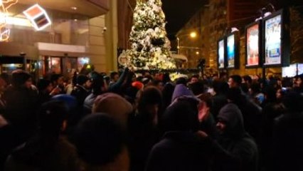 Yeni Yılda Yüzlerce Kişi Kartopu Savaşı Yaptı