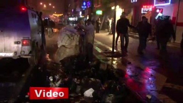 Gruplar Polise Saldırdı O Ekmeğinin Peşine Düştü