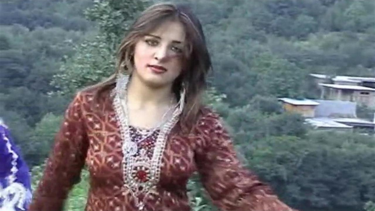 Nazia Iqbal - Che Dase Khaista Halak Me Yar Katale De