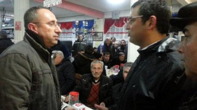 Kar Yolları Kapattı, Binlerce Sürücü Mahsur Kaldı (3)