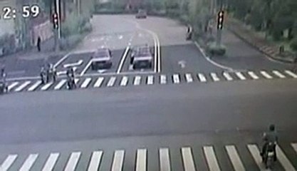 Dunya News-Worst bike crash caught on camera