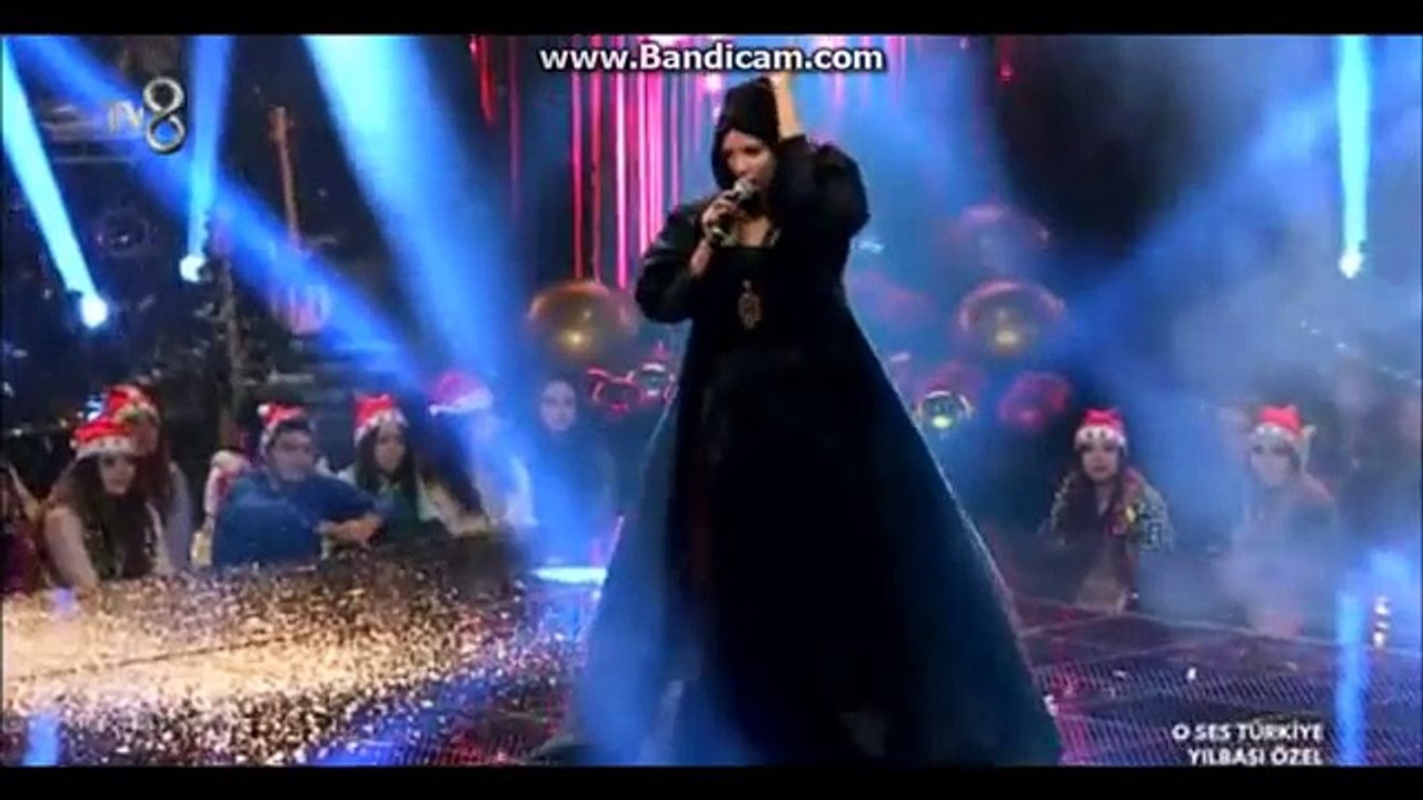 İvana Sert'ten 'Yılbaşı Özel' Performansı