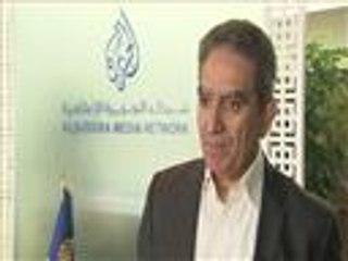 الجزيرة ترحب بقبول الطعن في حبس صحفييها بمصر