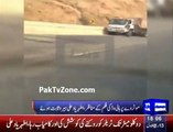 Brave Pakistani stops 22-wheeler truck on Motorway