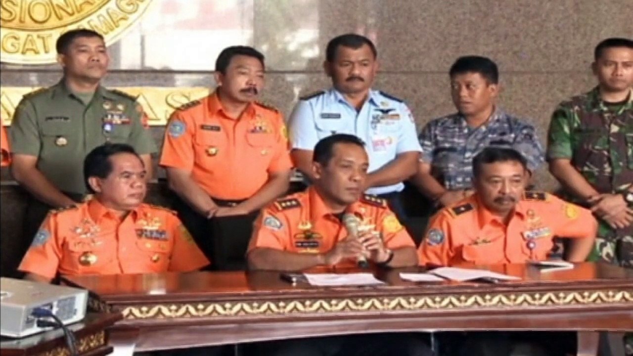 Fifth large object from AirAsia QZ8501 found