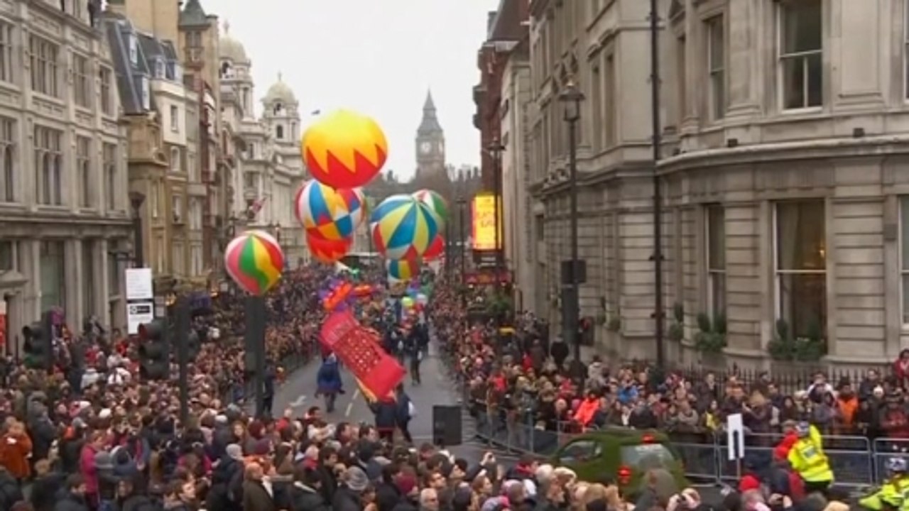 London welcomes in 2015 with parade