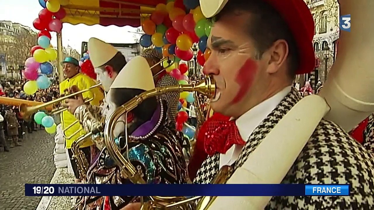 Parade et spectacle son et lumière, le Nouvel An sur les Champs-Elysées