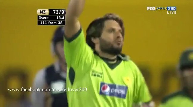 Shahid Afridi Bowled Southee With a 134 KPH Fast Delivery