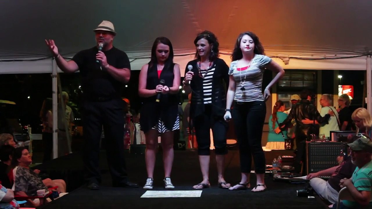 The Gaddis family sings Amen Elvis Week 2014 video